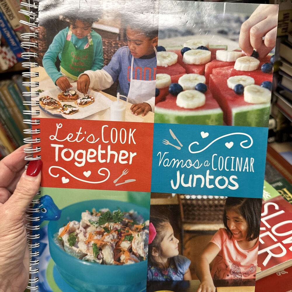 Lets cook Together Vamos a Cocinar Juntos Recipe Family Cookbook English Spanish